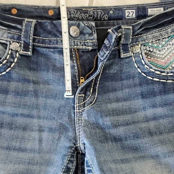 Women's Miss Me Crop Blue Jeans - Picture 10 of 11